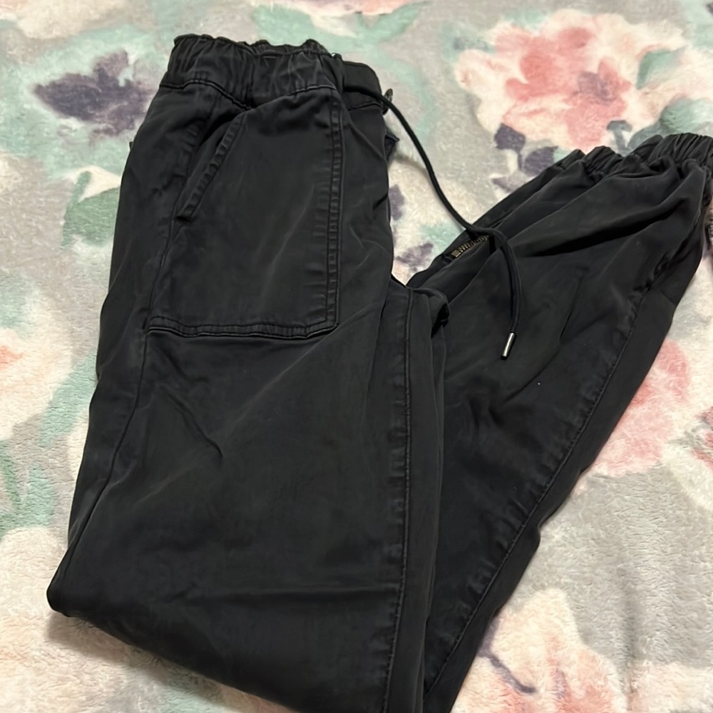 Size 0 ae joggers